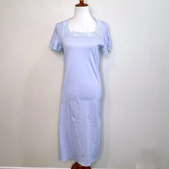 HANRO of Switzerland Nightgown Short Sleeve Lace Trim SM Lavender Quiet Luxury - Picture 1 of 8